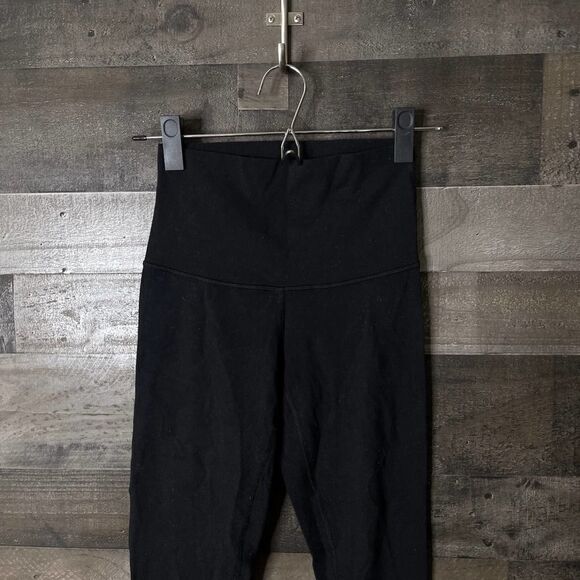 Lululemon High Rise Crop 6 - Picture 2 of 6